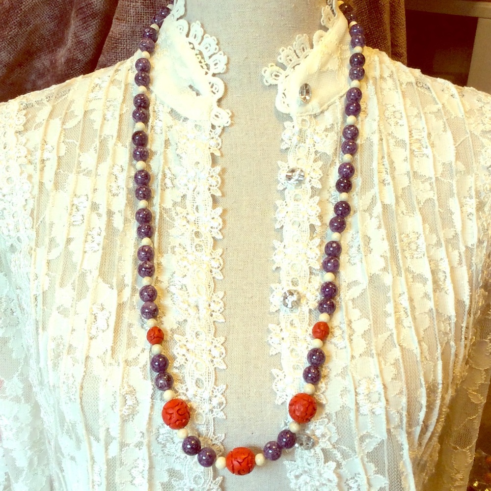 Vintage beaded necklace purple🚺